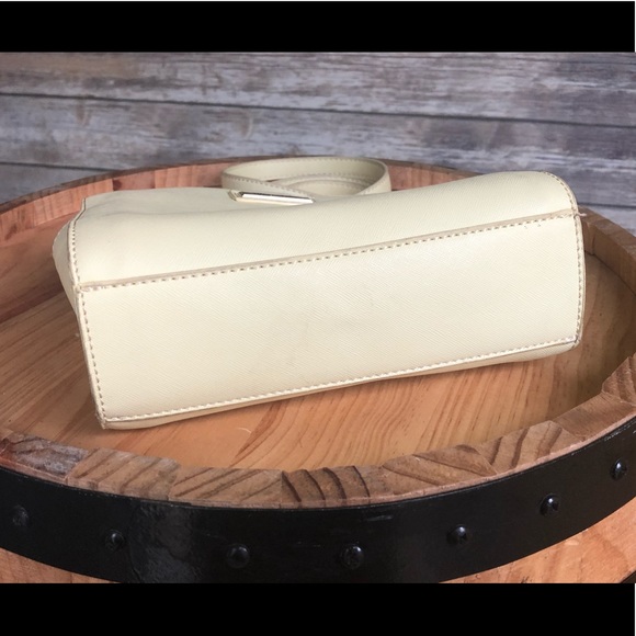 Marc Fisher Yellow purse with shoulder strap - Picture 6 of 6